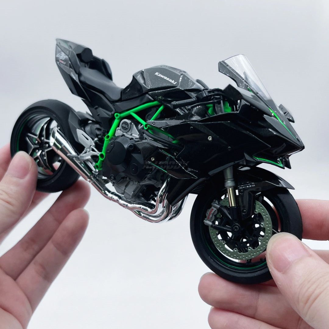 Kawasaki Ninja H2R 1:6 Scale Model – Engine Start, Smoke Emission, LED Lights