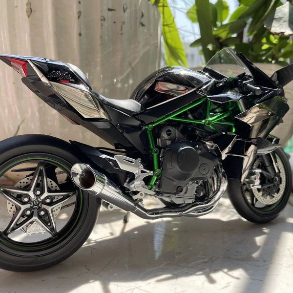Kawasaki Ninja H2R 1:6 Scale Model – Engine Start, Smoke Emission, LED Lights
